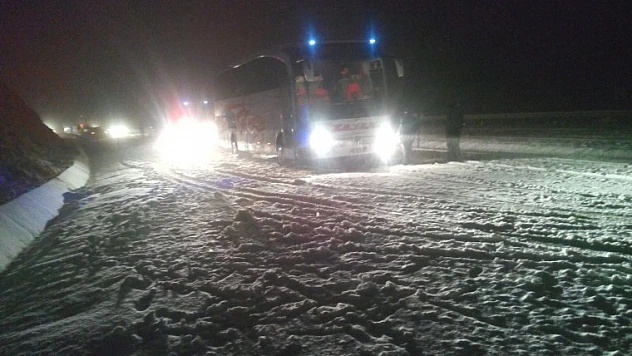 Malatya-Kayseri Karayolunda Araçlar Yolda Kaldı