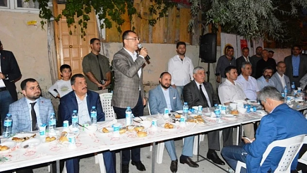 Vali Toprak, Birlik Vakfı Malatya Şubesinin Geleneksel İftar Programın Katıldı