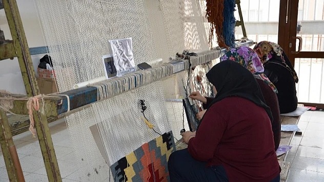 Büyükşehir'den Halı Dokuma Kursu