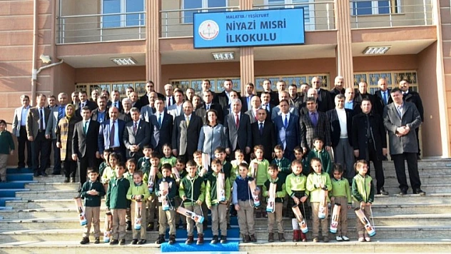 Vali Kaban, Satranç Takımı Dağıtım Törenine Katıldı