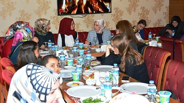 Neriman Kaban, Koruyucu Aileler İle Buluştu