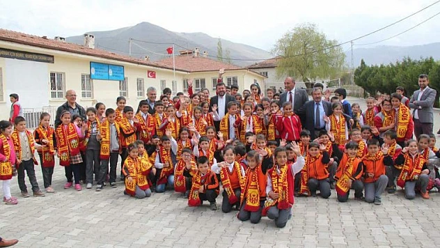 Ağbaba'dan 23 Nisan Mesajı