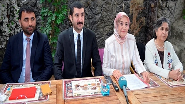 MHP Kadın Kolları Tanıtım Toplantısı