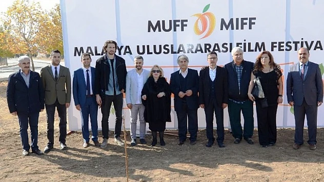 Sanatçılar Nikâh Şahidi Oldu, Fidan Dikti