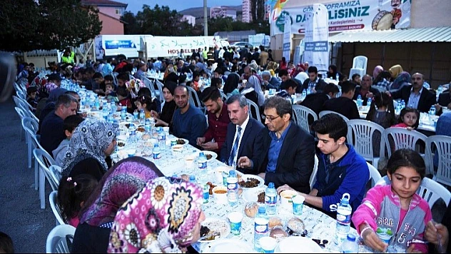 Yeşilyurt Belediyesi İftarda Suriyeli Aileleri Ağırladı