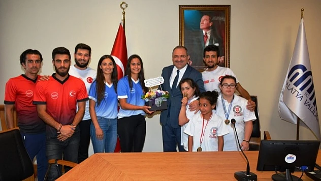 Vali Kaban, Özel Sporcularımızı Ödüllendirdi