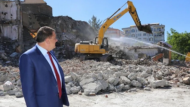 'Yeşil Kuşak' Projesi Kapsamında Atatürk Kız Lisesi Yıkılıyor