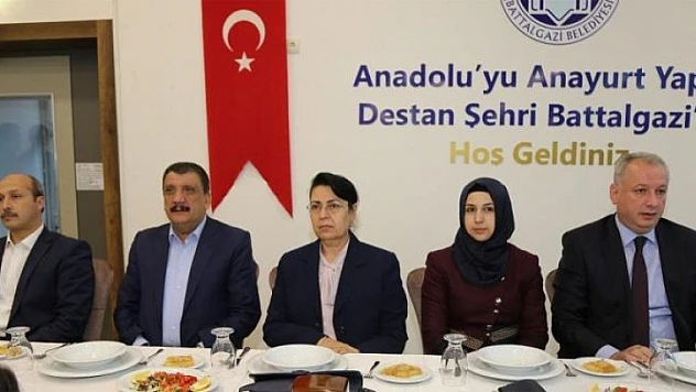 Şehit Aileleri ve Gaziler Onuruna Yemek Verildi