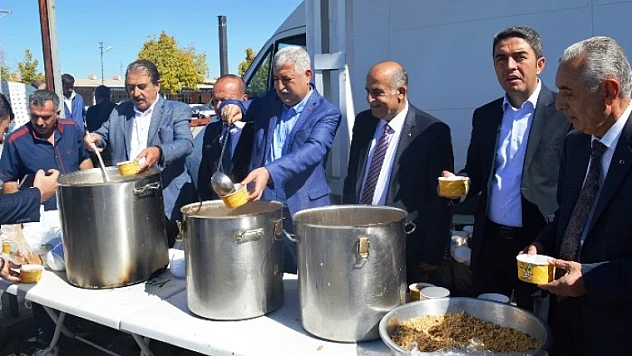 Galericiler Sitesi'nden Aşure İkramı