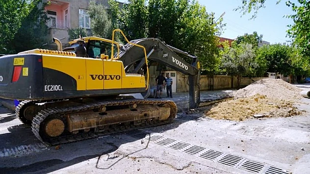 Adıyaman Belediyesi, altyapı çalışmalarına Siteler Mahallesinde devam ediyor.