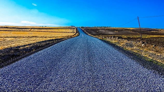 Arguvan-Arapgir Grup Yolu Asfaltlanıyor