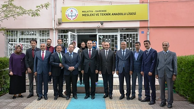 Vali Toprak, Darende Mesleki Ve Teknik Anadolu Lisesini Ziyaret Etti