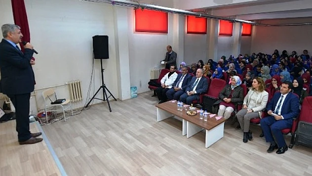 Başkan Polat, Rabia Hatun Kız Anadolu İmam Hatip Lisesini Ziyaret Etti