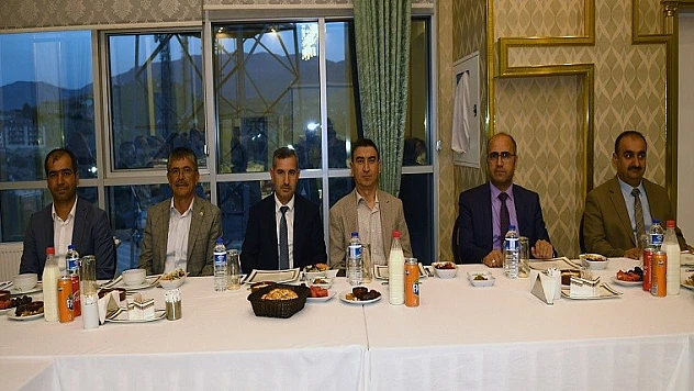 Başkan Çınar, İlçe Protokolü İle Gedik Sosyal Tesislerinde İftar Yaptı