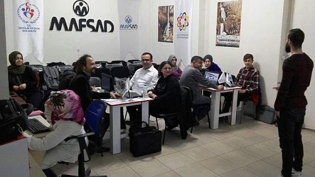 MAFSAD Kitap Kafe'de Photoshop Kursları Başladı