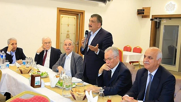 Başkan Gürkan, Yurt İçinden Ve Yurt Dışından Gelen Konuklarını Ağırladı