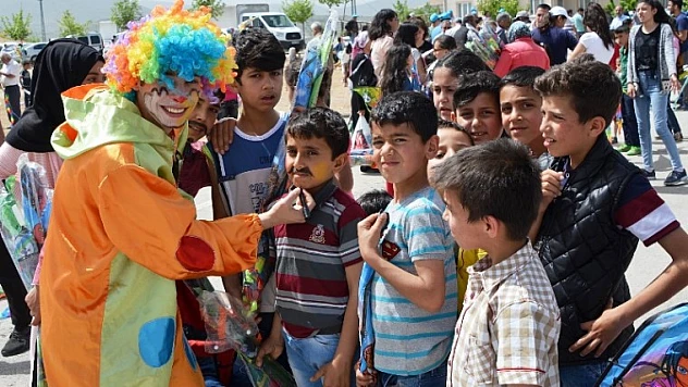 Çocukların Umutları Ve Hayalleri Gökyüzünü Renklendirdi