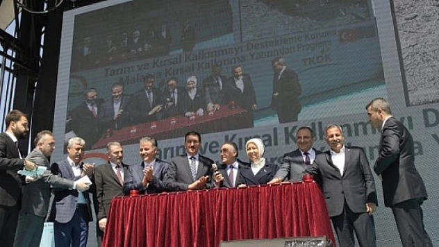 Bakanlar Temel Atma Törenine Katıldılar