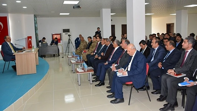 Vali Kaban, Kale'de Muhtarları, Kurum Yetkilileriyle Toplantı