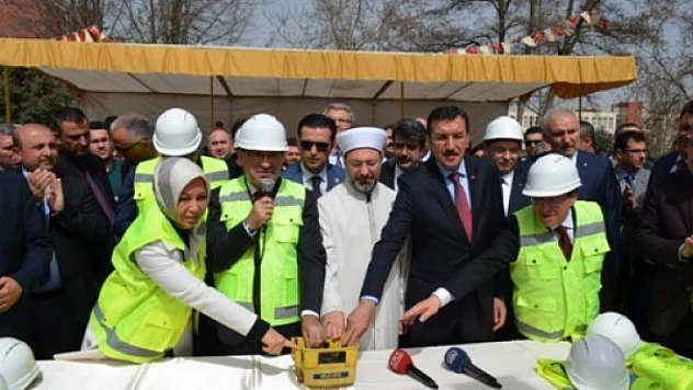 Merkez Camii 'nin Temeli Atıldı