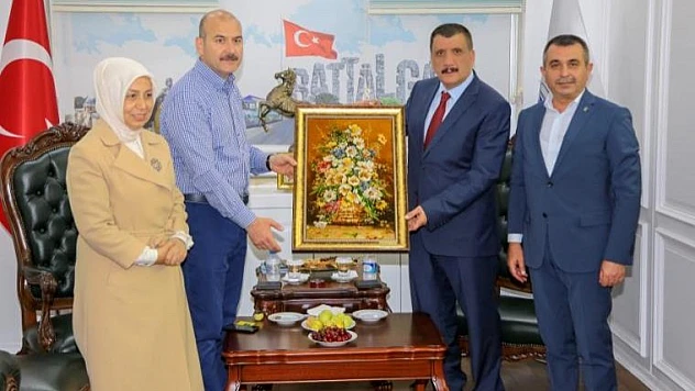 İçişleri Bakanı Soylu, Battalgazi Belediyesi'ni Ziyaret Etti