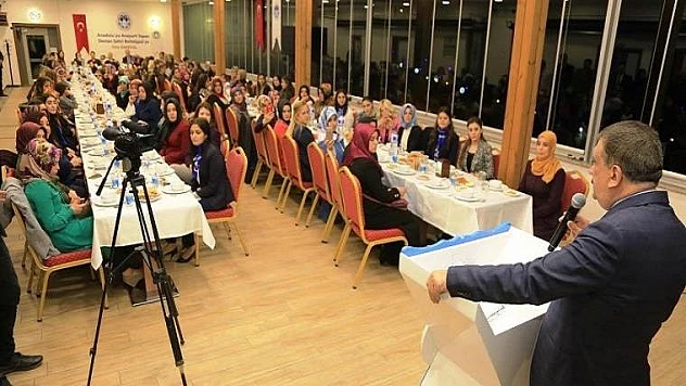 'Bir Kadın Bir Ömür' Adlı Etkinlik Yoğun Katılımla Gerçekleştirildi