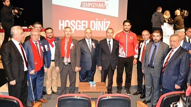 Başkan Cömertoğlu 'Sınır Ötesi Değerlerimiz' Sempozyumuna Katıldı<