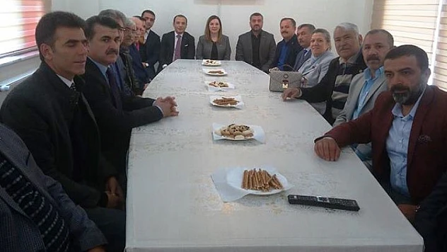 Erdem,  Muhtarlarımız Mihenk Taşıdır