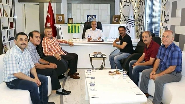 Ünlü Sanatçı Latif Doğan'dan, Başkan Kutlu'ya Ziyaret