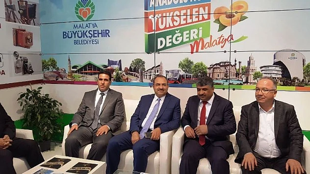 Vali Ali Kaban, Stantları Ziyaret Etti