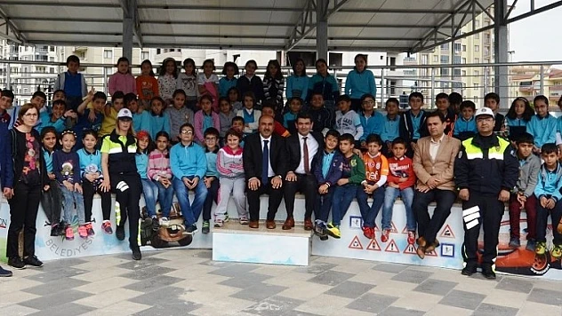 Çocuklarımızın İyi Eğitim Almaları İçin Mücadele Ediyoruz