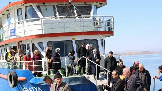 Yaşlılara Tekne Turu