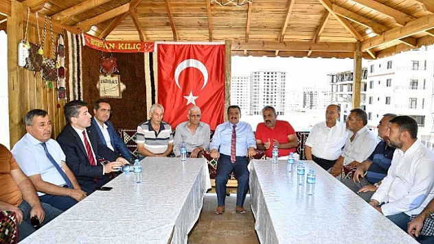 Başkan Gürkan Galericiler Sitesini Ziyaret Etti