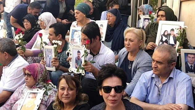 HİMYAÇ DER'den Diyarbakır'daki Annelerin Oturma Eylemine Destek