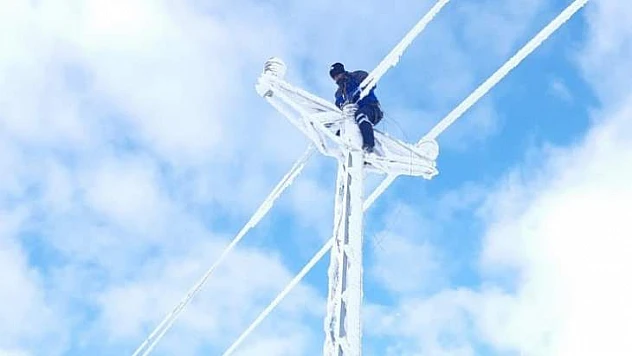 FIRAT EDAŞ Zorlu Kış Şartlarında Çalışmalarına Devam Ediyor