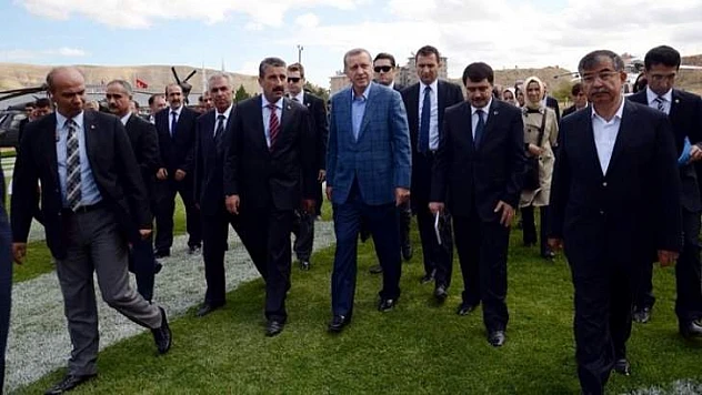 Eski Başkan İsa Özkan Aday Adaylığı İçin Müracaat Etti