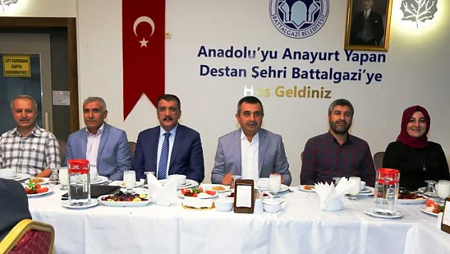 Başkan Gürkan, AK Parti Yeni İl Yönetimi İle Biraraya Geldi