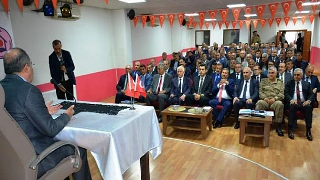 Vali Kaban, Hekimhan'da Muhtarlar Ve Okul Aile Birliği Başkanları İle Bir Araya Geldi