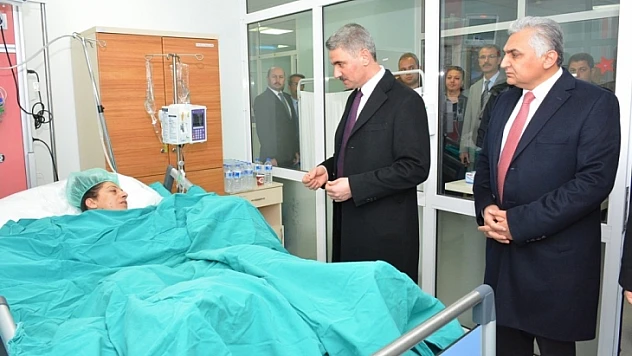 Vali Baruş Doğalgaz Patlamasında Yaralanan Vatandaşı Hastanede Ziyaret Etti