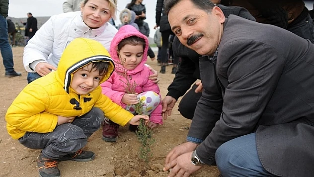 250 Minik El 250 Fidanı Toprakla Buluşturdu