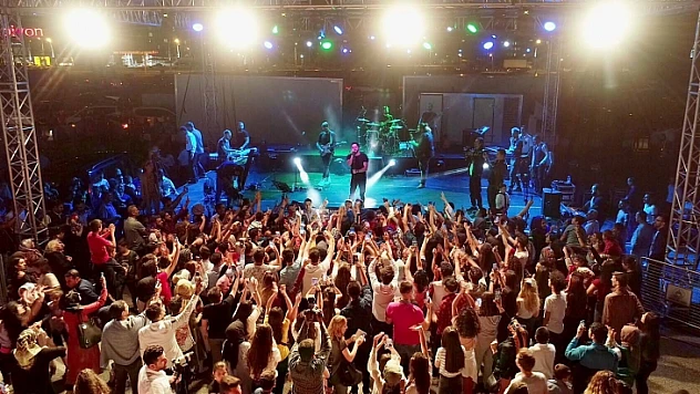 Festivalde İlyas Yalçıntaş Rüzgârı Esti