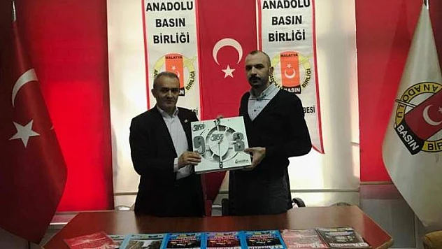 İş Adamı Timur'dan Anadolu Basın Birliğine Ziyaret