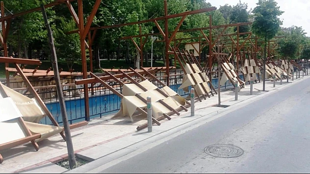 Kanalboyu'nu Kimileri Yapar, Kimileri Yıkar!