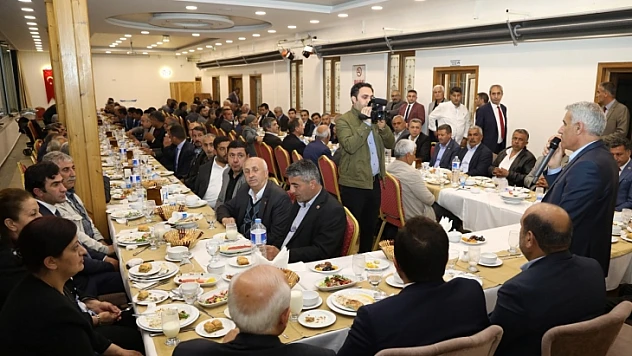 Başkan Güder, Muhtarlarla İftar Yemeğinde Bir Araya Geldi