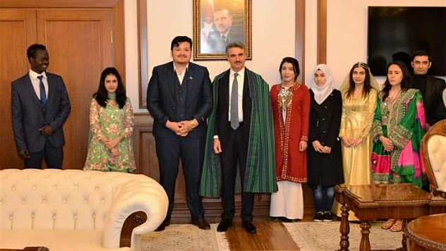 Vali Baruş'a 18 Aralık Göçmenler Günü Ziyareti