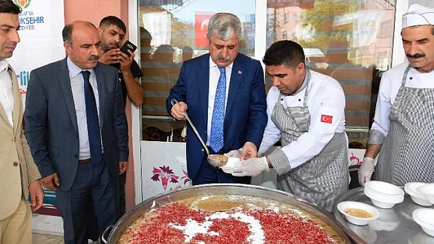 Binlerce Vatandaşa Aşure İkramı Yapıldı