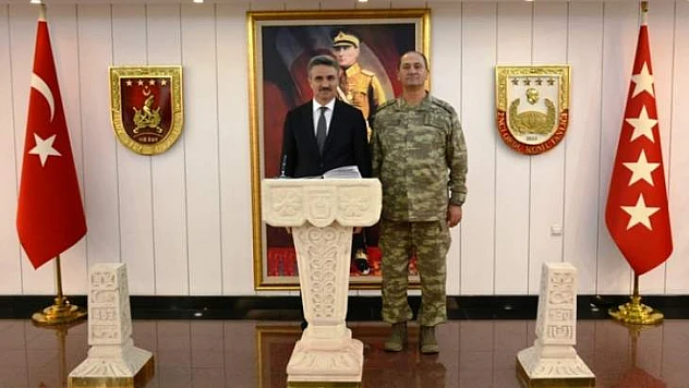 Vali Baruş 2.Ordu Komutanlığını Ziyaret Etti