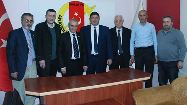 Parlak, Başkan Adayları Liyakat Sahibi, Halk Adamı Olmalı