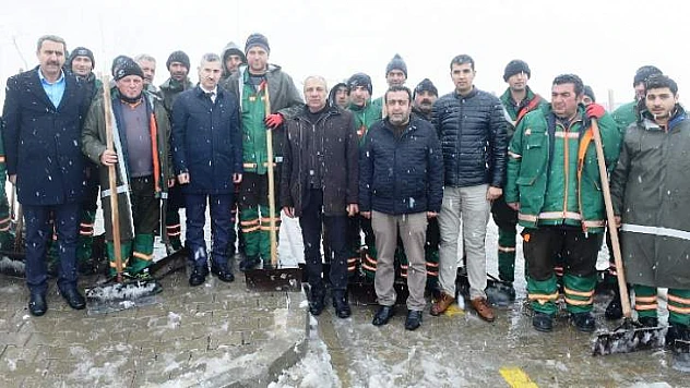 Başkan Çınar, Ekiplerimiz 24 Saat Görevinin Başındadır