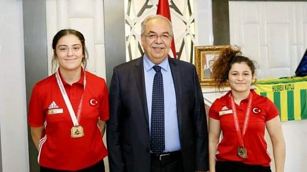 Güreşçiler Avrupa'da Fırtına Gibi Esti